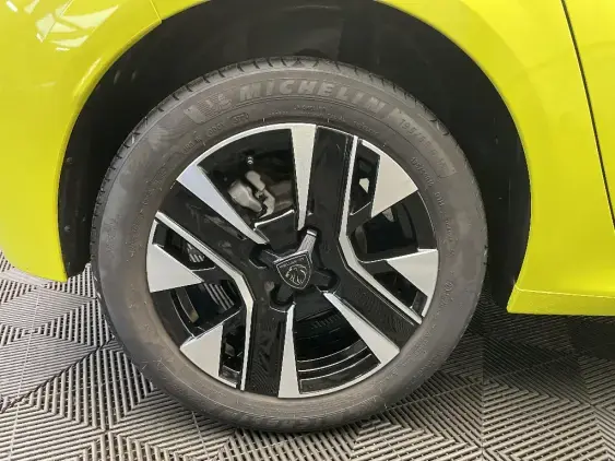 PEUGEOT 208 II - voiture d'occasion - Photo 25