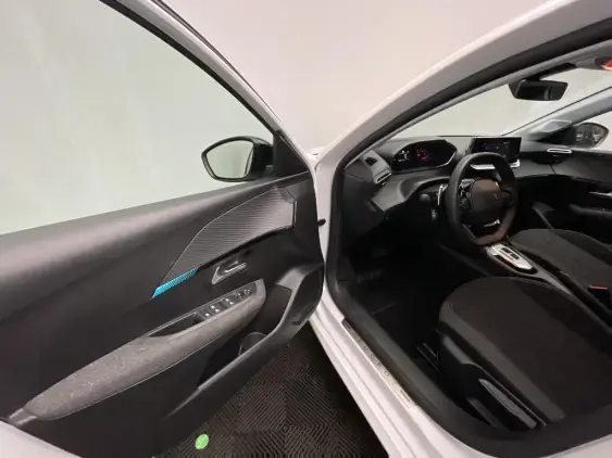 PEUGEOT 208 BUSINESS R II - voiture d'occasion - Photo 18