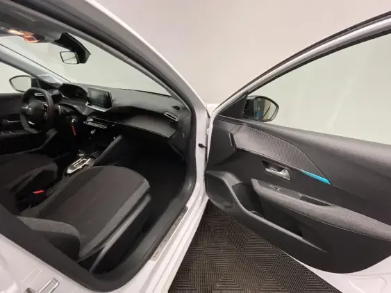 PEUGEOT 208 BUSINESS R II - voiture d'occasion - Photo 19