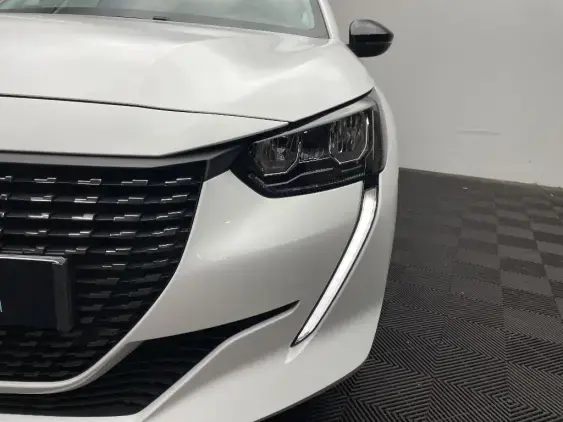 PEUGEOT 208 BUSINESS R II - voiture d'occasion - Photo 21