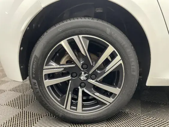 PEUGEOT 208 BUSINESS R II - voiture d'occasion - Photo 24