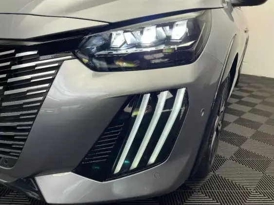 PEUGEOT 208 II - voiture d'occasion - Photo 22