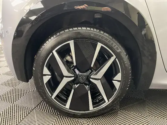 PEUGEOT 208 II - voiture d'occasion - Photo 25