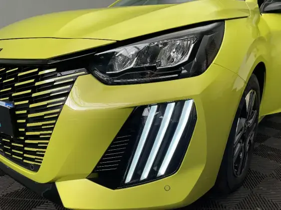 PEUGEOT 208 II - voiture d'occasion - Photo 21