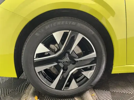 PEUGEOT 208 II - voiture d'occasion - Photo 22