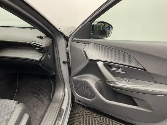 PEUGEOT 2008 II - voiture d'occasion - Photo 19