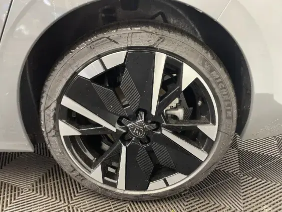 PEUGEOT 308 III - voiture d'occasion - Photo 23