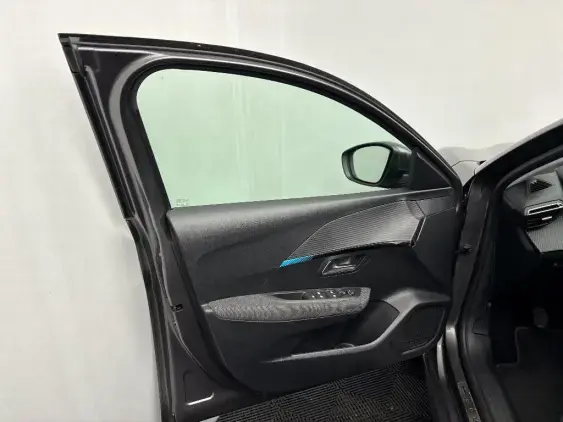 PEUGEOT 208 BUSINESS R II - voiture d'occasion - Photo 18