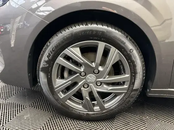 PEUGEOT 208 BUSINESS R II - voiture d'occasion - Photo 22