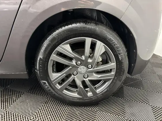 PEUGEOT 208 BUSINESS R II - voiture d'occasion - Photo 23