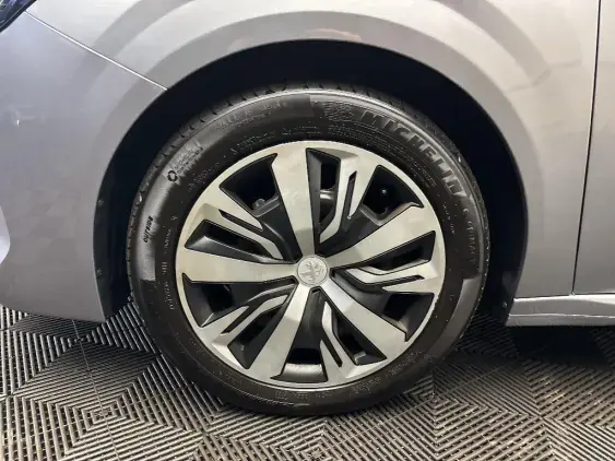 PEUGEOT 208 BUSINESS R II - voiture d'occasion - Photo 21