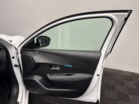 PEUGEOT 208 BUSINESS R II - voiture d'occasion - Photo 17