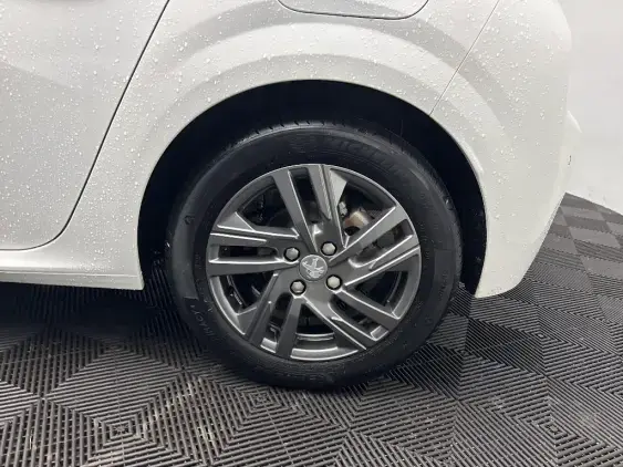 PEUGEOT 208 BUSINESS R II - voiture d'occasion - Photo 21