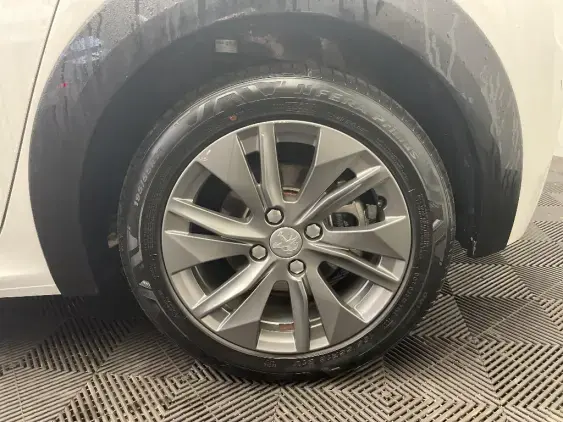 PEUGEOT 208 ELECTRIQUE II - voiture d'occasion - Photo 22