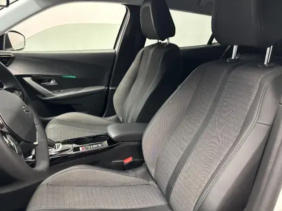 PEUGEOT 2008 II - voiture d'occasion - Photo 16