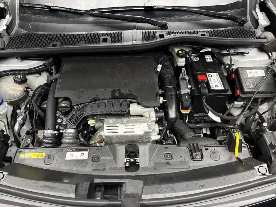 PEUGEOT 2008 II - voiture d'occasion - Photo 19