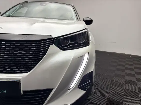 PEUGEOT 2008 II - voiture d'occasion - Photo 20