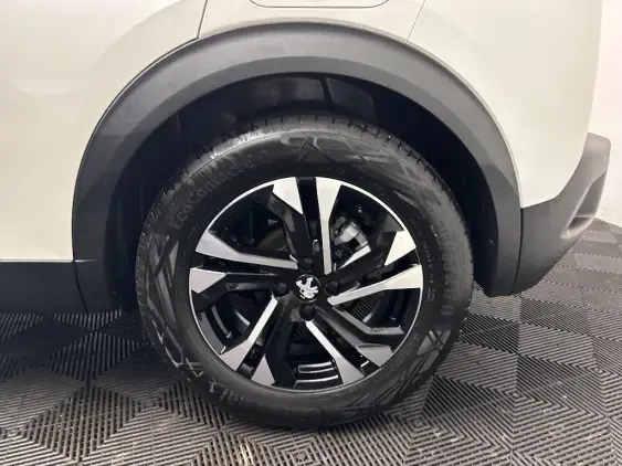 PEUGEOT 2008 II - voiture d'occasion - Photo 22