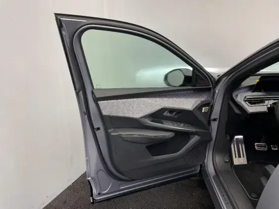 PEUGEOT 3008 ELECTRIQUE III - voiture d'occasion - Photo 17