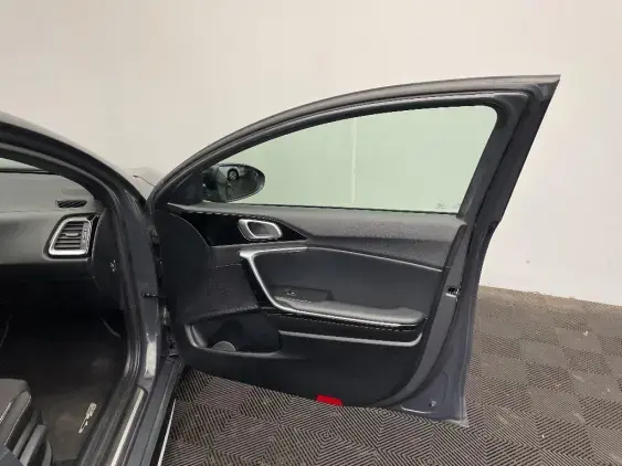 KIA PROCEED III - voiture d'occasion - Photo 19