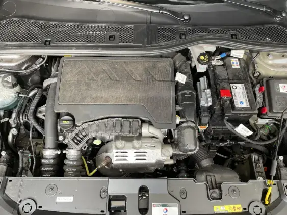 PEUGEOT 208 BUSINESS R II - voiture d'occasion - Photo 21