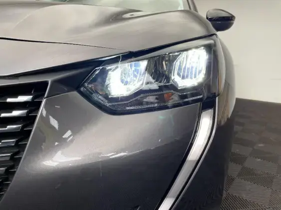 PEUGEOT 208 BUSINESS R II - voiture d'occasion - Photo 22