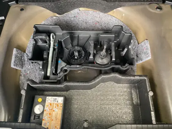 PEUGEOT 2008 II - voiture d'occasion - Photo 17