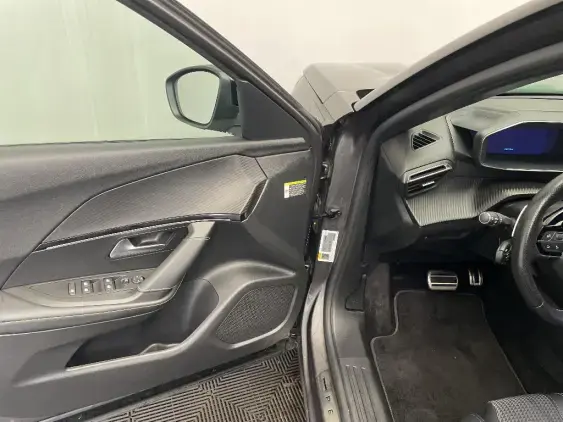 PEUGEOT 2008 II - voiture d'occasion - Photo 19