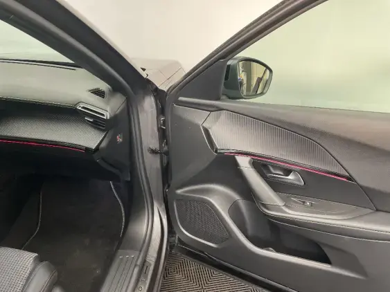 PEUGEOT 2008 II - voiture d'occasion - Photo 20