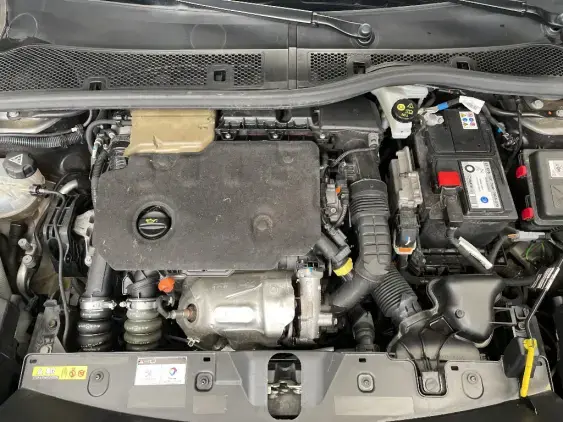 PEUGEOT 2008 II - voiture d'occasion - Photo 21