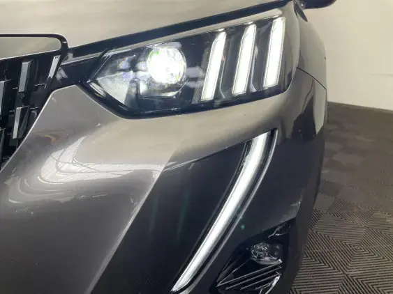 PEUGEOT 2008 II - voiture d'occasion - Photo 22