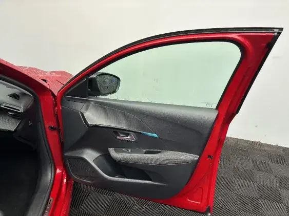 PEUGEOT 208 BUSINESS R II - voiture d'occasion - Photo 19