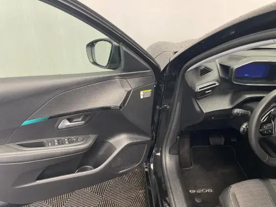 PEUGEOT 208 ELECTRIQUE II - voiture d'occasion - Photo 19