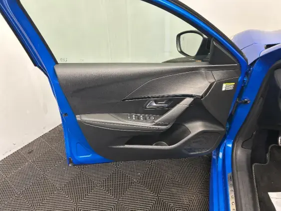 PEUGEOT 208 BUSINESS R II - voiture d'occasion - Photo 17