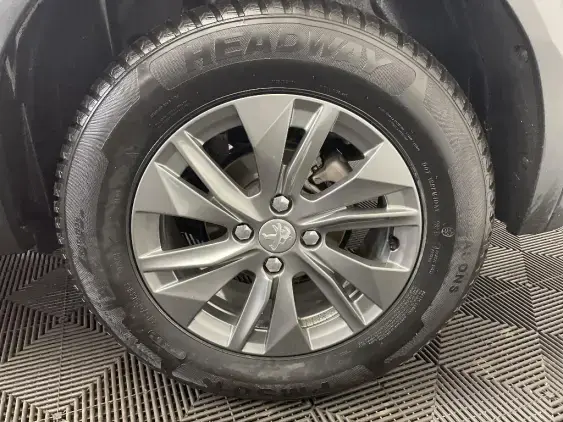 PEUGEOT 2008 II - voiture d'occasion - Photo 24