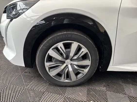 PEUGEOT 208 ELECTRIQUE II - voiture d'occasion - Photo 22