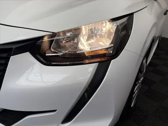 PEUGEOT 208 II - voiture d'occasion - Photo 19