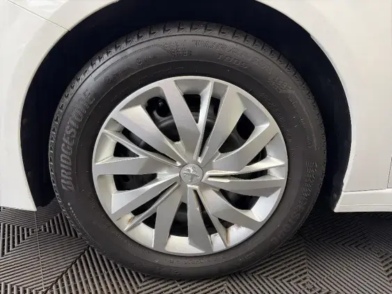 PEUGEOT 208 II - voiture d'occasion - Photo 20