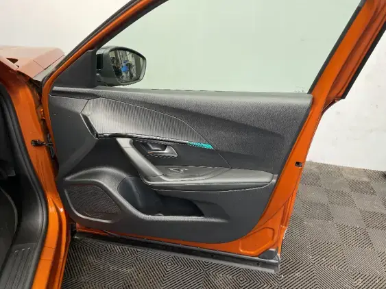 PEUGEOT 2008 II - voiture d'occasion - Photo 19