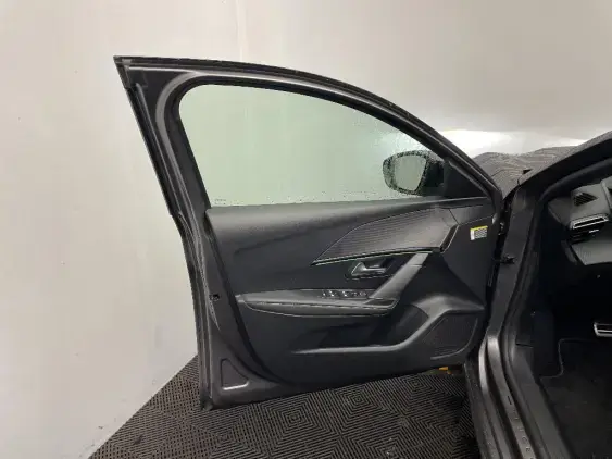 PEUGEOT 208 BUSINESS R II - voiture d'occasion - Photo 18