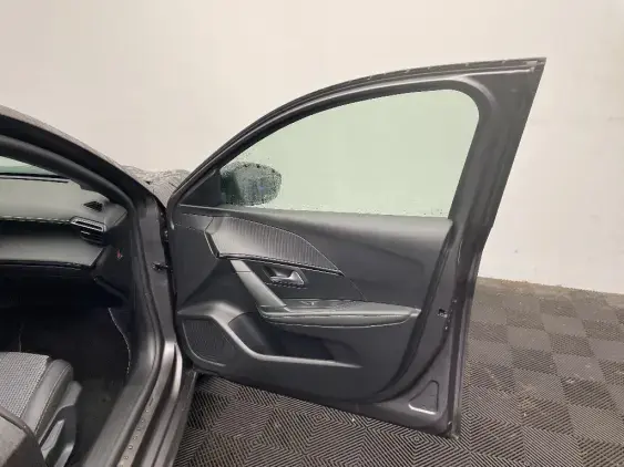 PEUGEOT 208 BUSINESS R II - voiture d'occasion - Photo 19