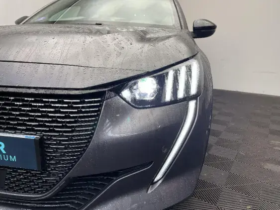 PEUGEOT 208 BUSINESS R II - voiture d'occasion - Photo 21