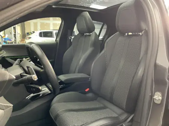 PEUGEOT 208 BUSINESS R II - voiture d'occasion - Photo 17