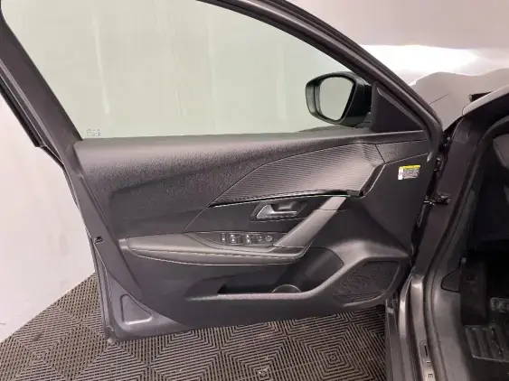 PEUGEOT 208 BUSINESS R II - voiture d'occasion - Photo 18