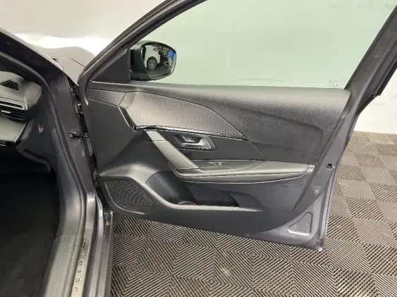 PEUGEOT 208 BUSINESS R II - voiture d'occasion - Photo 19