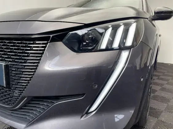 PEUGEOT 208 BUSINESS R II - voiture d'occasion - Photo 21