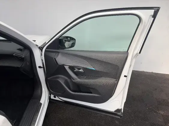 PEUGEOT 2008 II - voiture d'occasion - Photo 19