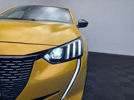 PEUGEOT 208 BUSINESS R II - voiture d'occasion - Photo 21