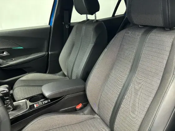 PEUGEOT 2008 II - voiture d'occasion - Photo 17