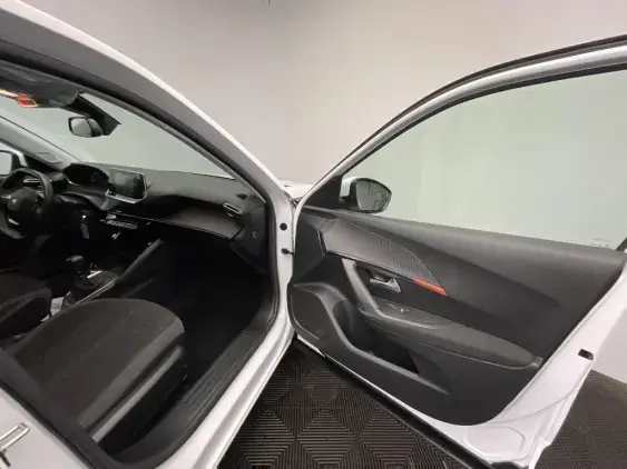 PEUGEOT 2008 II - voiture d'occasion - Photo 20